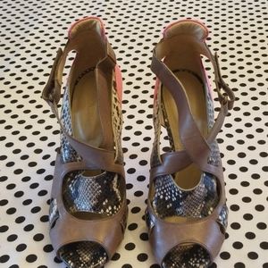 Joan & David Heels NWT
